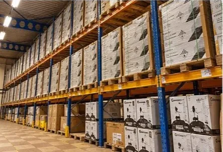 Magazyn PVGroup.pl — regały paletowe wysokiego składowania z zapasem falowników i magazynów energii
